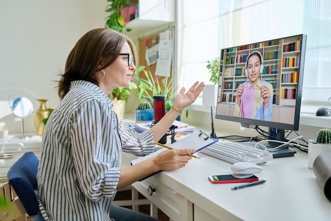 Çocuk ve Ergenler İçin Online Terapi Hizmetleri Çocuk ve Ergenler İçin Online Terapi Hizmetleri